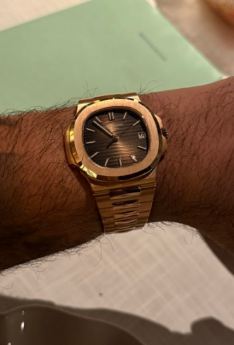 Patek Philippe Nautilus 5711R-001 Men 40mm Brown Dial Automatic photo review