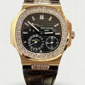 Patek Philippe Nautilus 5724 40mm Black Dial Rose Gold Diamonds Replica Watch