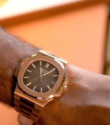 Patek Philippe Nautilus 5711R-001 Men 40mm Brown Dial Automatic photo review