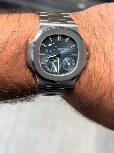 Patek Philippe Nautilus 5712/1A-001 Midnight Blue Textured Dial Replica Watch photo review