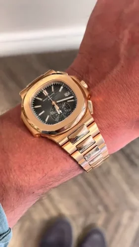 Patek Philippe Nautilus 5980/1R-001 40mm Men's Stainless Steel Black Dial photo review