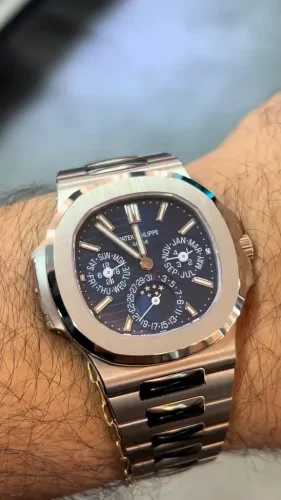 Patek Philippe Nautilus 40mm Men's 5740/1G-001 Blue Dial photo review
