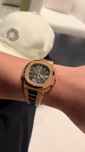 Patek Philippe Nautilus 5980/1R-001 40mm Men's Stainless Steel Black Dial photo review