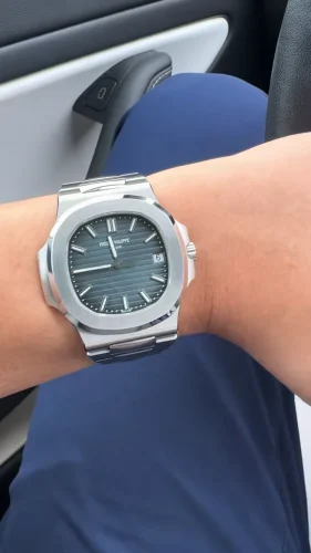 Patek Philippe Nautilus 5711/1A-010 40mm Men's Automatic photo review