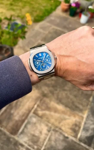 Patek Philippe Nautilus 40mm Men's 5740/1G-001 Blue Dial photo review