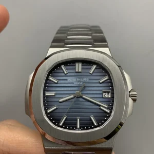 Replica Patek Philippe Aquanaut Luce Annual Calendar 5261R-001, 39.9mm Rose-Gold-Tone Case, Blue-Gray DialVue avant montre 2