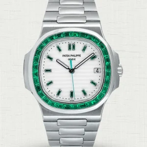 AAAAA Replica Patek Philippe Nautilus 5711 White Dial Green Gemstone Bezel 40mm Automatic Stainless Steel Luxury Watch Main Image