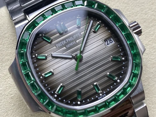 Patek Philippe Nautilus 5711/113P-001 Replica Sunburst Charcoal Dial Baguette Green Gemstone Bezel 40mm Super Clone Watch Detail Close-up