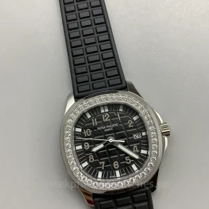 Patek-Philippe-Aquanaut-5267200A-001-Super-Clone-Womens-Automatic-Watch-38.8mm-Black-Dial-Diamond-Bezel-Black-Rubber-Strap-Dial-Detail-2