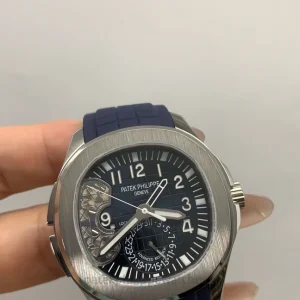 Patek Philippe Aquanaut 5650G-001 Replica — 40.8mm, Blue Embossed Dial-3