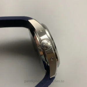 Patek Philippe Aquanaut 5650G-001 Replica — 40.8mm, Blue Embossed Dial-7
