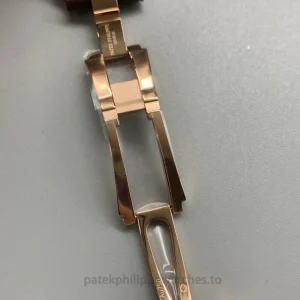 Patek Philippe Nautilus 5711R-001 Replica – 40mm Rose-Gold-Tone 904 Steel Gradient Brown DialDétail fermoir