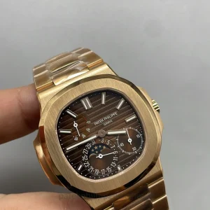 Patek Philippe Nautilus 5712-1R-001 Replica Watch – 40mm Rose-GoldDétail cadran 2
