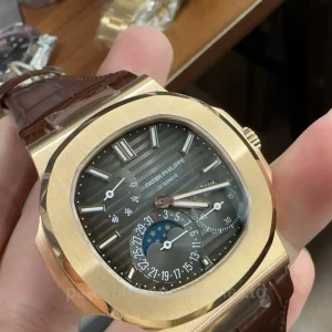 Patek-Philippe-Nautilus-5712R-001-Replica-40mm-Mens-Automatic-Watch-Black-Dial-Rose-Gold-Case-Dial-Detail-4