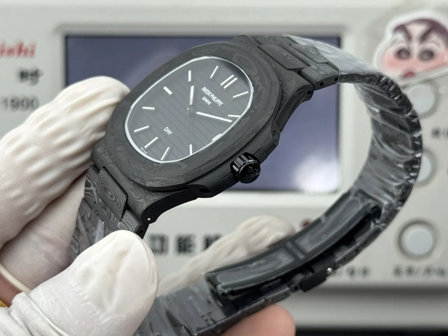pp-diw-nautilus-5711-black (3) Patek Philippe DiW Nautilus 5711 40mm Matte Black Carbon Fiber Super Clone - Right Side