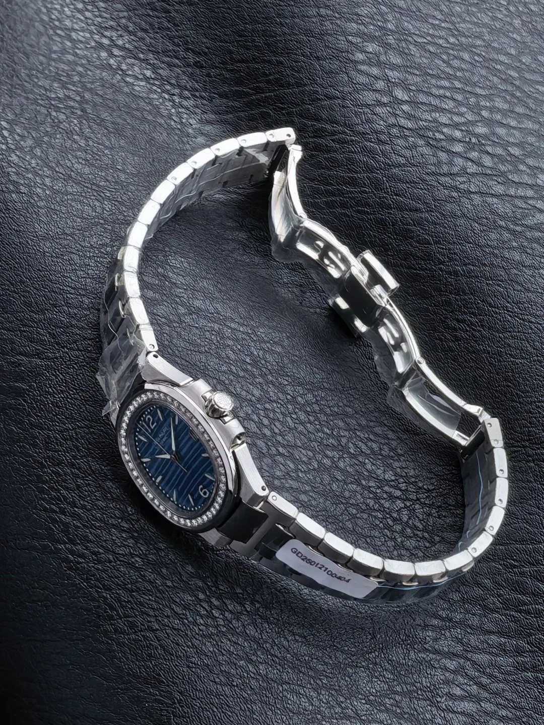 pp-nautilus-7010-1g (1) Patek Philippe Nautilus 7010/1G-013 32mm Super Clone Sky Blue Diamond Bezel Swiss Quartz Movement - Right Side
