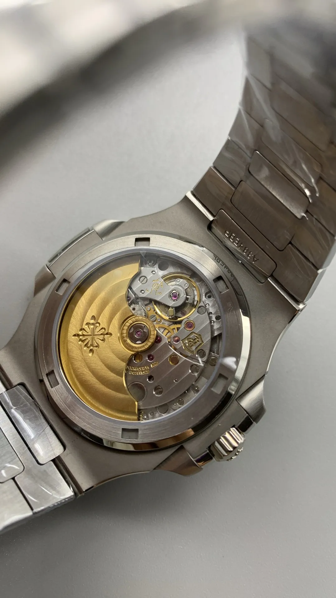 pp-nautilus-5711-330 (10) Patek Philippe Nautilus 5711/1A-001 Super Clone 40mm Stainless Steel Gradient Blue Dial - Back View