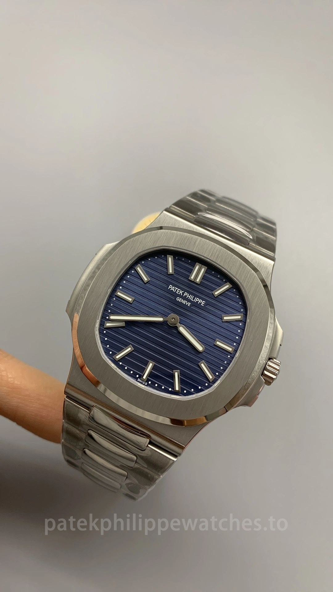 pp-nautilus-5810-1g-001 (10) Patek Philippe Nautilus 5810/1G-001 50th Anniversary Super Clone 41mm Blue Dial - Dial Detail 1