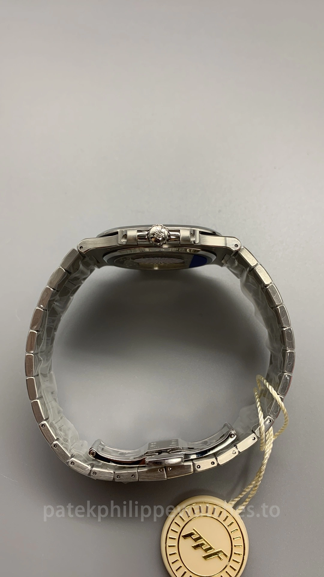 pp-nautilus-5810-1g-001 (12) Patek Philippe Nautilus 5810/1G-001 50th Anniversary Super Clone 41mm Blue Dial - Right Side