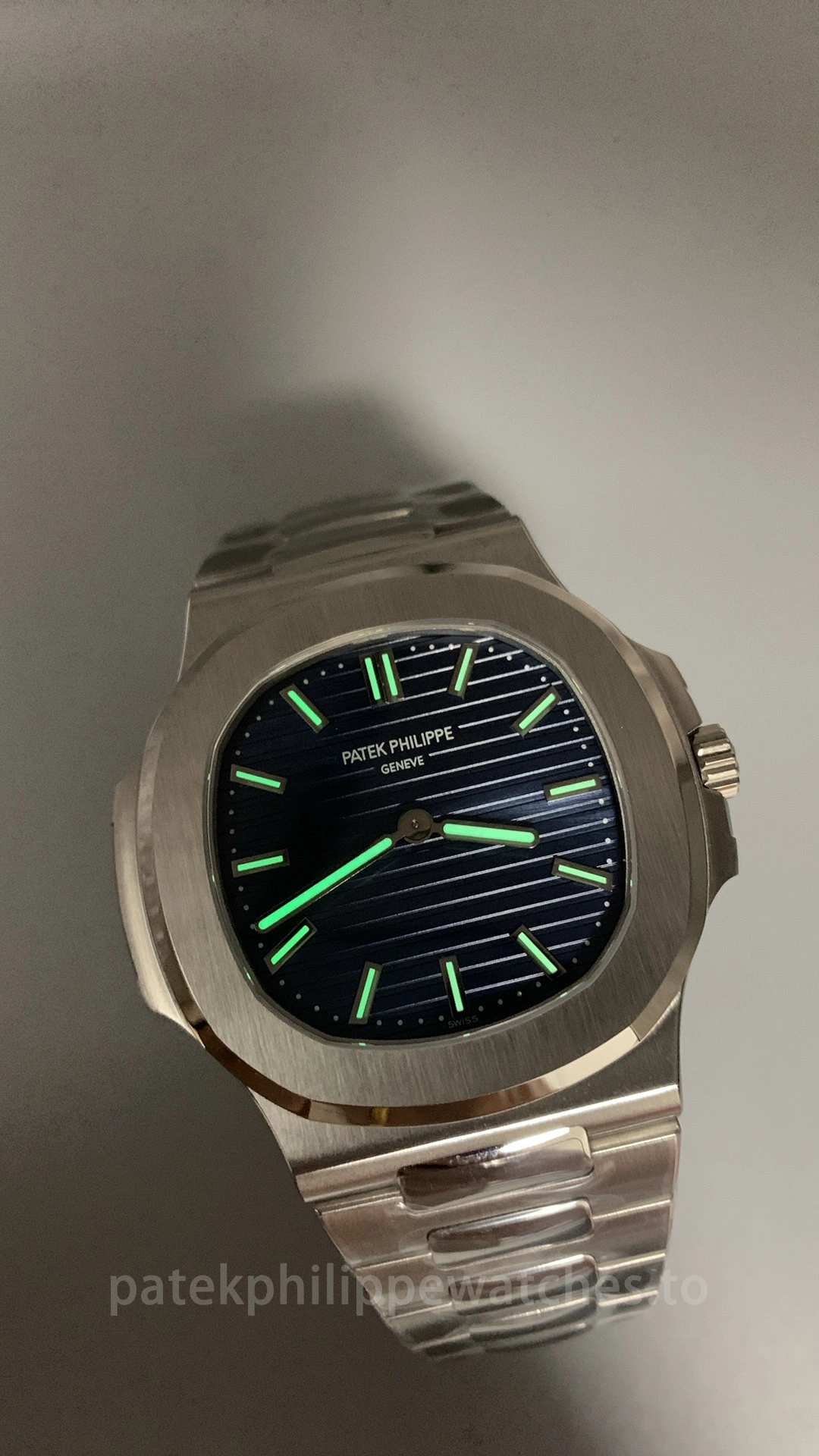 pp-nautilus-5810-1g-001 (5) Patek Philippe Nautilus 5810/1G-001 50th Anniversary Super Clone 41mm Blue Dial - Luminescence